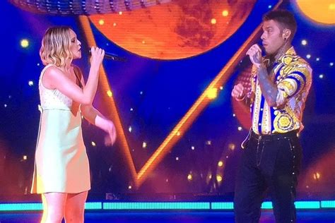 Francesca Michielin e Fedez, coppia glamour a Battiti Live: per la 